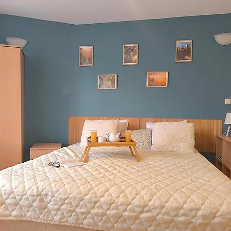 Mountain Silence - Cozy Retreat, Free Parking *